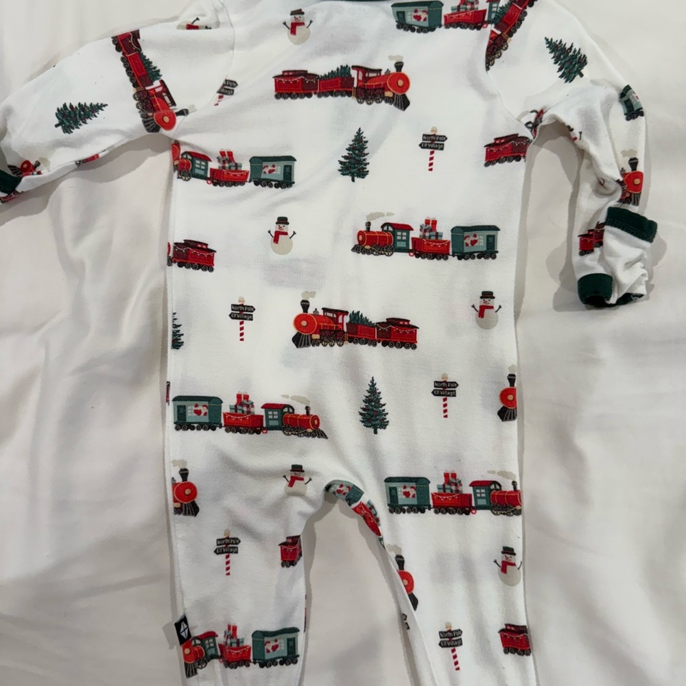 Kyte BABY - Christmas Trains - Picture 2 of 3